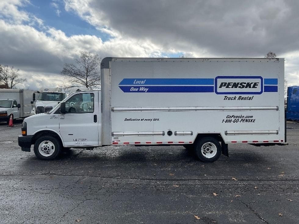 2022 Gmc Savana 3500 Cutaway photo 4