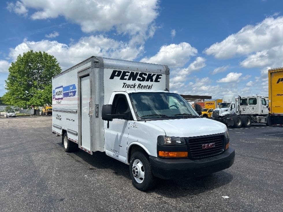 Light Duty Box Truck-Light and Medium Duty Trucks-GMC-2022-Savana G33903-Memphis-TN-66,533\n\t\tmiles-$ 39,000 - Image 1
