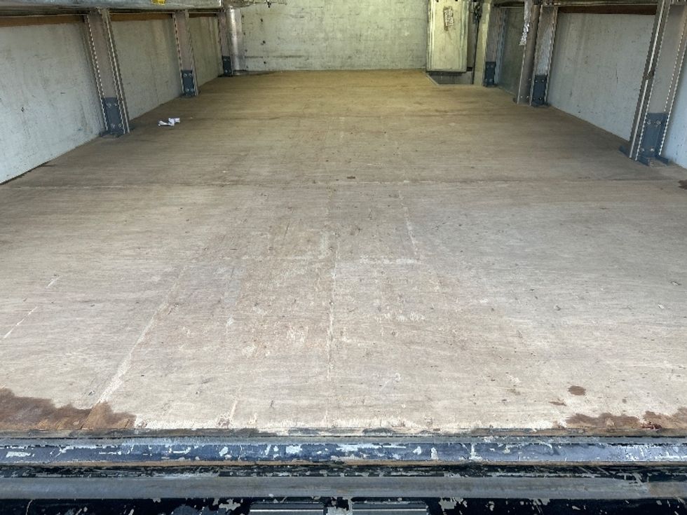 Light Duty Box Truck-Light and Medium Duty Trucks-GMC-2022-Savana G33903-Memphis-TN-66,533\n\t\tmiles-$ 39,000 - Image 10