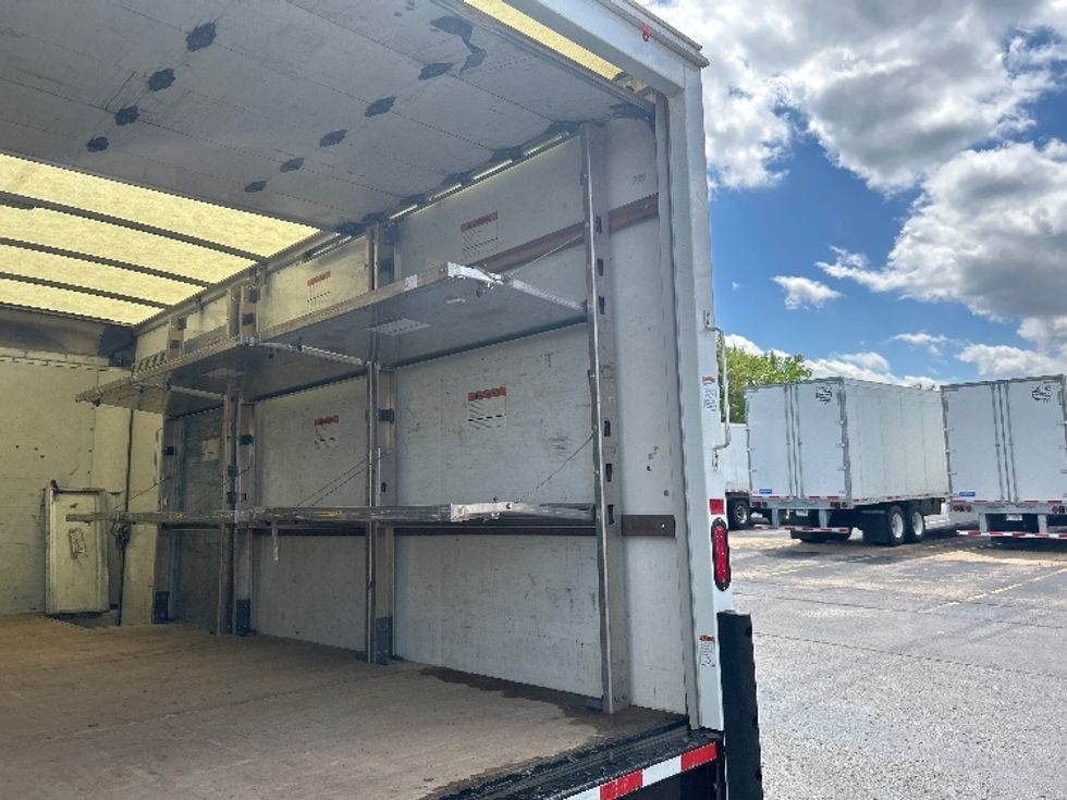 Light Duty Box Truck-Light and Medium Duty Trucks-GMC-2022-Savana G33903-Memphis-TN-66,533\n\t\tmiles-$ 39,000 - Image 12