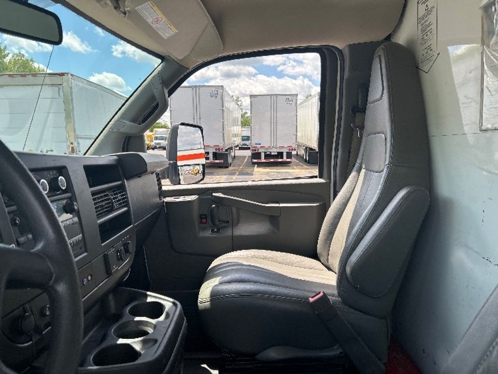 Light Duty Box Truck-Light and Medium Duty Trucks-GMC-2022-Savana G33903-Memphis-TN-66,533\n\t\tmiles-$ 39,000 - Image 19