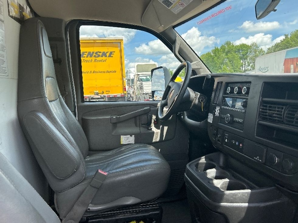 Light Duty Box Truck-Light and Medium Duty Trucks-GMC-2022-Savana G33903-Memphis-TN-66,533\n\t\tmiles-$ 39,000 - Image 22