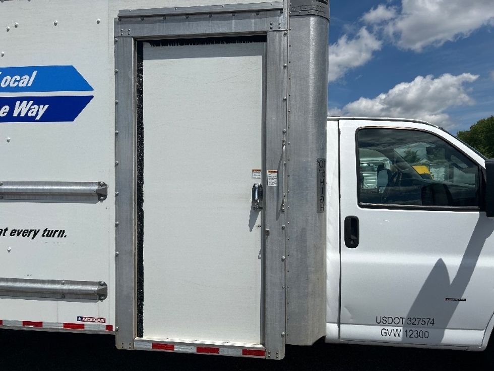 Light Duty Box Truck-Light and Medium Duty Trucks-GMC-2022-Savana G33903-Memphis-TN-66,533\n\t\tmiles-$ 39,000 - Image 25