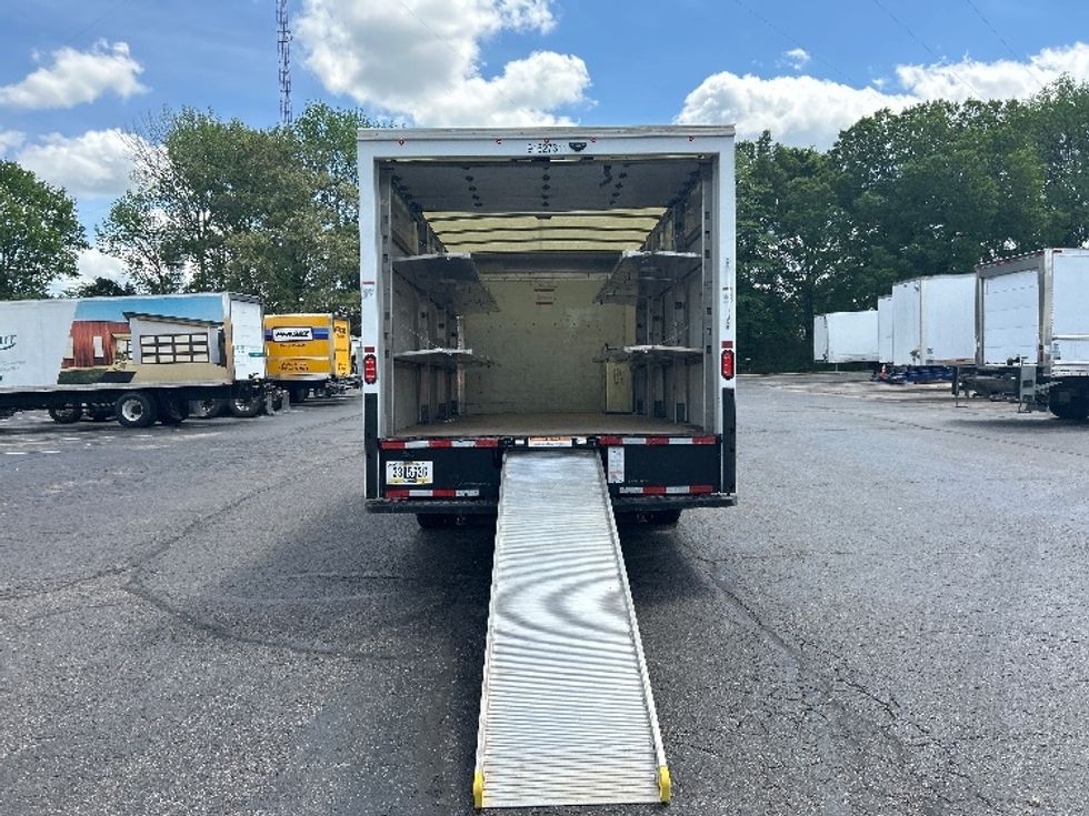 Light Duty Box Truck-Light and Medium Duty Trucks-GMC-2022-Savana G33903-Memphis-TN-66,533\n\t\tmiles-$ 39,000 - Image 9