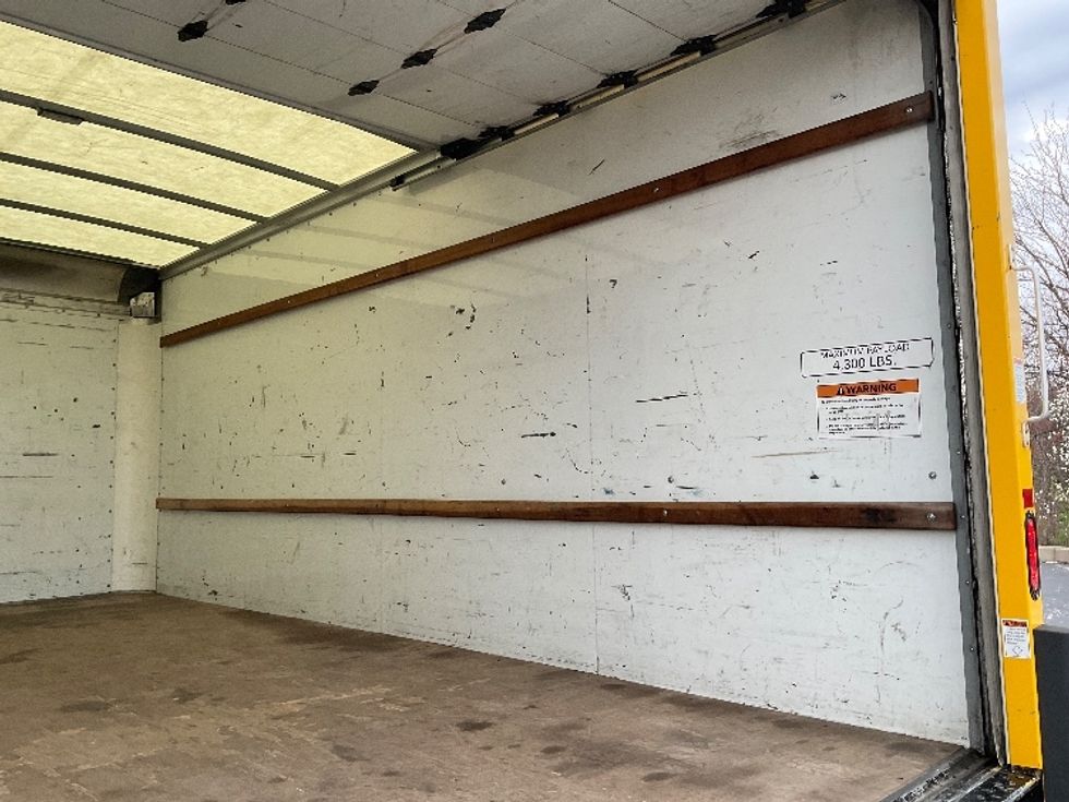 Light Duty Box Truck-Light and Medium Duty Trucks-GMC-2022-Savana G33903-Middlefield-OH-115,914\n\t\tmiles-$ 25,000 - Image 10