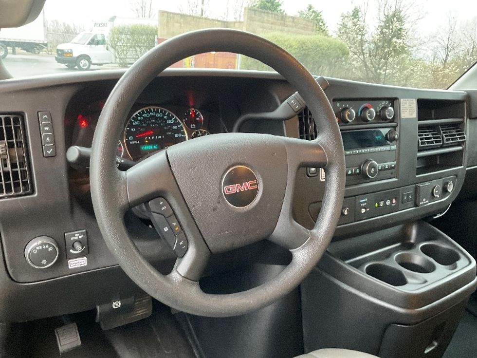 Light Duty Box Truck-Light and Medium Duty Trucks-GMC-2022-Savana G33903-Middlefield-OH-115,914\n\t\tmiles-$ 25,000 - Image 14
