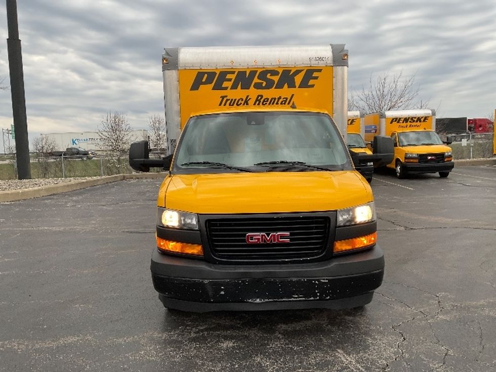 Light Duty Box Truck-Light and Medium Duty Trucks-GMC-2022-Savana G33903-Middlefield-OH-115,914\n\t\tmiles-$ 25,000 - Image 2