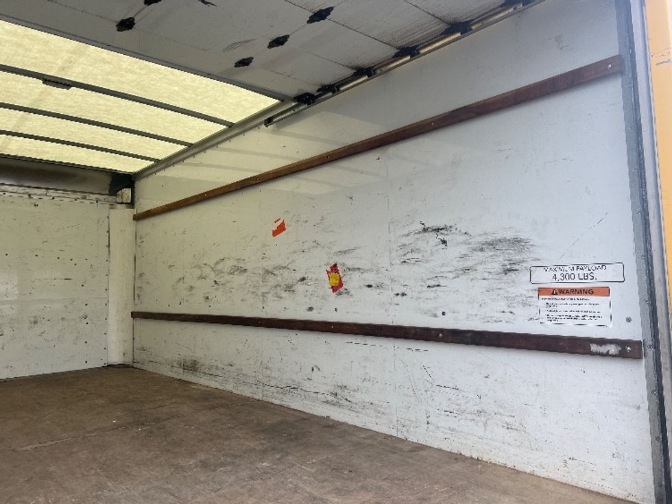 Light Duty Box Truck-Light and Medium Duty Trucks-GMC-2022-Savana G33903-Middlefield-OH-99,885\n\t\tmiles-$ 28,000 - Image 11