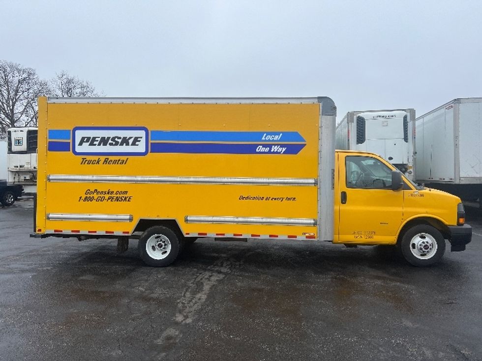 Light Duty Box Truck-Light and Medium Duty Trucks-GMC-2022-Savana G33903-Middlefield-OH-99,885\n\t\tmiles-$ 28,000 - Image 14