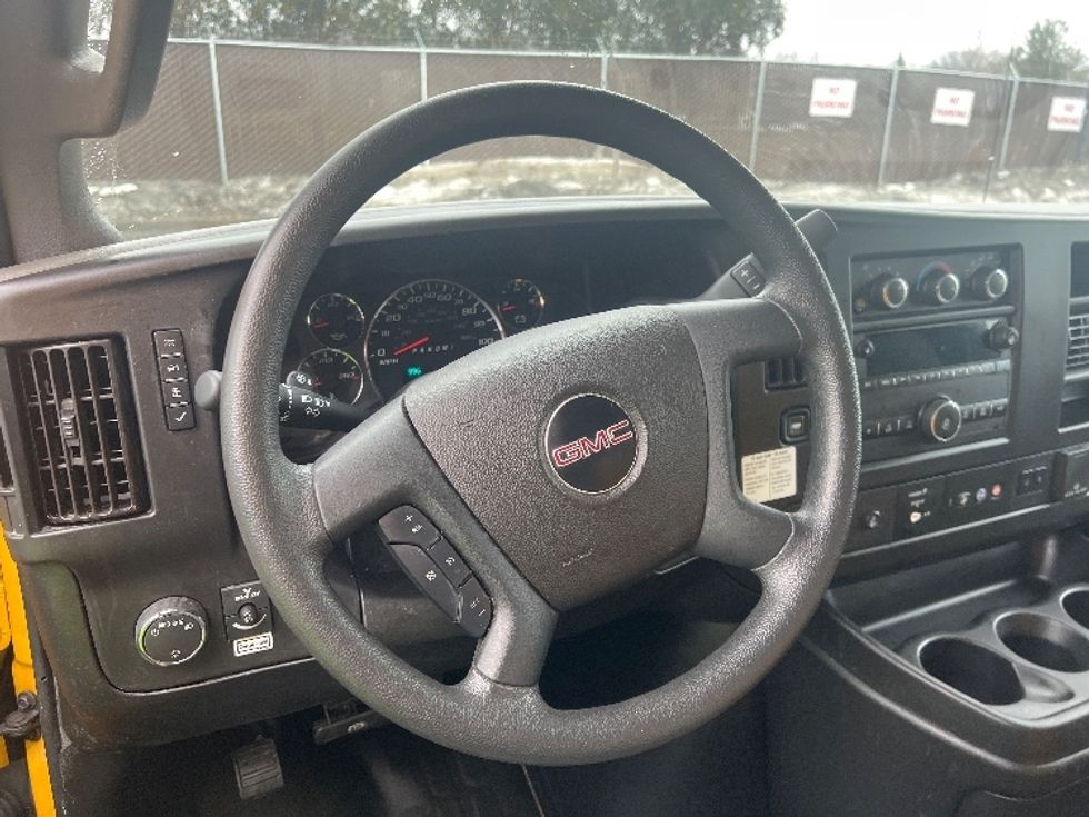 Light Duty Box Truck-Light and Medium Duty Trucks-GMC-2022-Savana G33903-Middlefield-OH-99,885\n\t\tmiles-$ 28,000 - Image 16