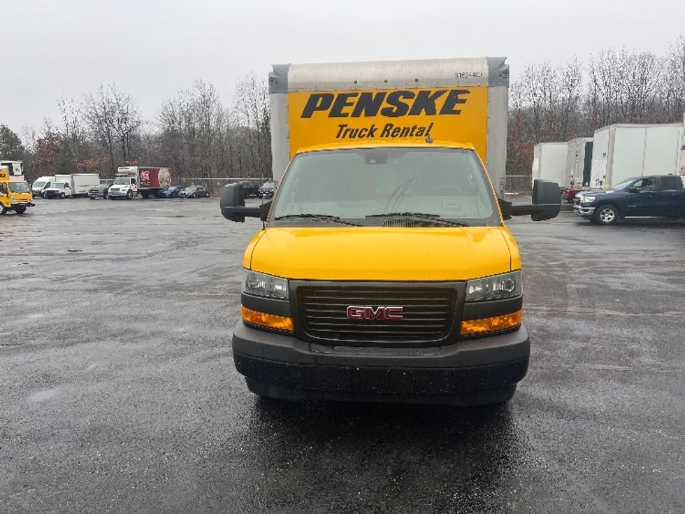Light Duty Box Truck-Light and Medium Duty Trucks-GMC-2022-Savana G33903-Middlefield-OH-99,885\n\t\tmiles-$ 28,000 - Image 2
