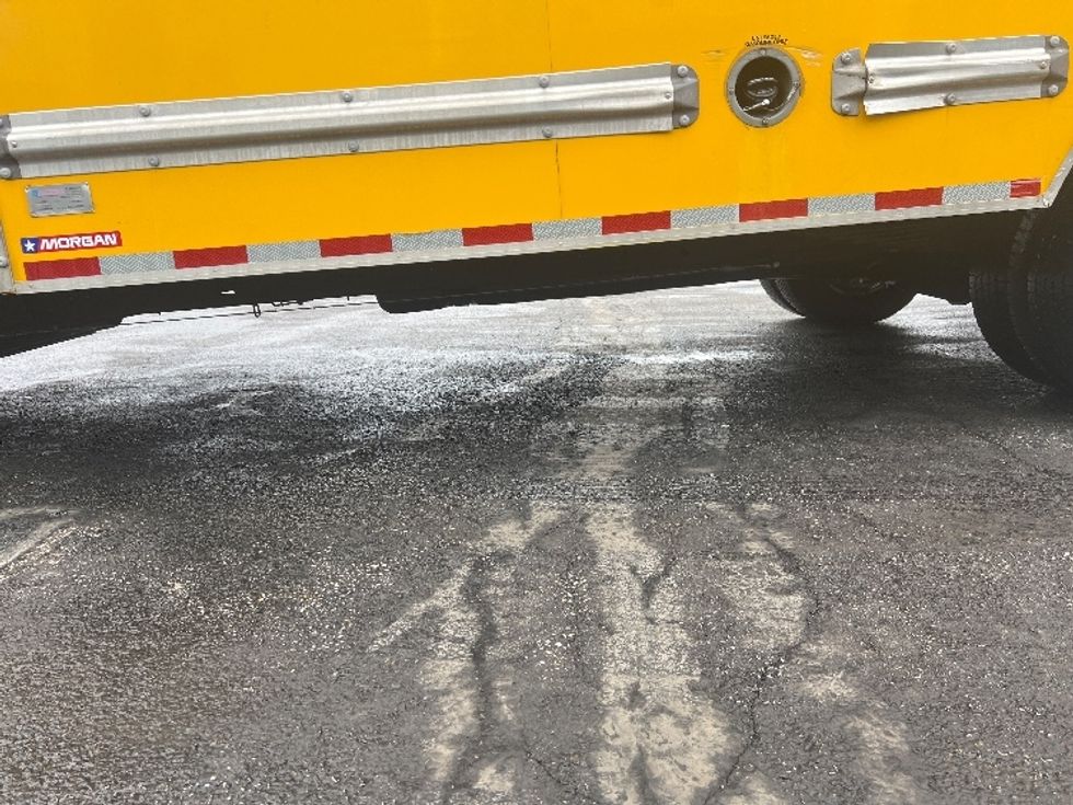 Light Duty Box Truck-Light and Medium Duty Trucks-GMC-2022-Savana G33903-Middlefield-OH-99,885\n\t\tmiles-$ 28,000 - Image 5