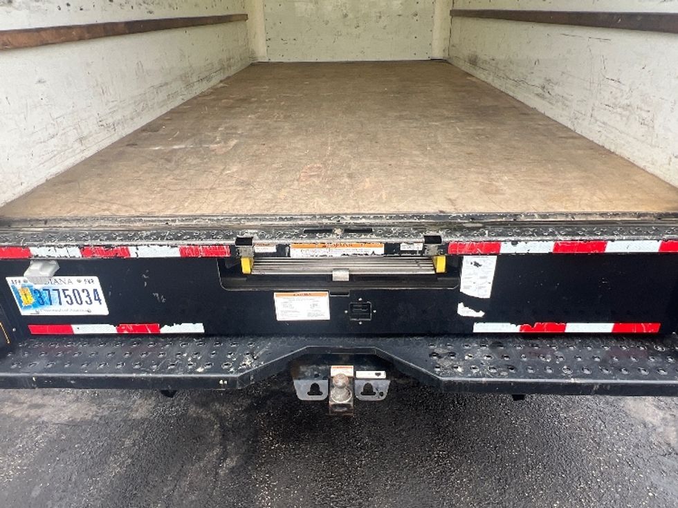 Light Duty Box Truck-Light and Medium Duty Trucks-GMC-2022-Savana G33903-Middlefield-OH-99,885\n\t\tmiles-$ 28,000 - Image 9