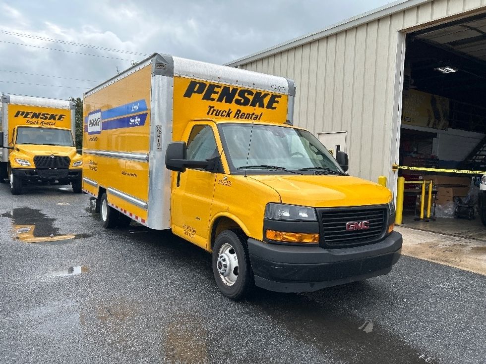 Light Duty Box Truck-Light and Medium Duty Trucks-GMC-2022-Savana G33903-Milford-DE-99,542\n\t\tmiles-$ 25,500 - Image 1