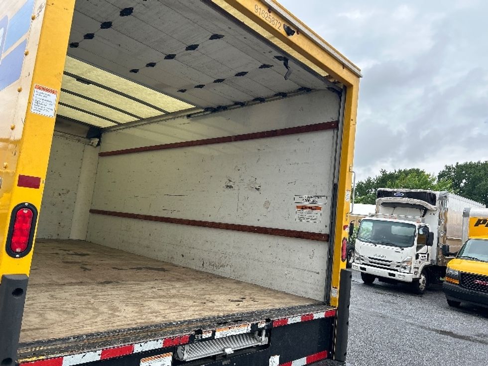 Light Duty Box Truck-Light and Medium Duty Trucks-GMC-2022-Savana G33903-Milford-DE-99,542\n\t\tmiles-$ 25,500 - Image 12