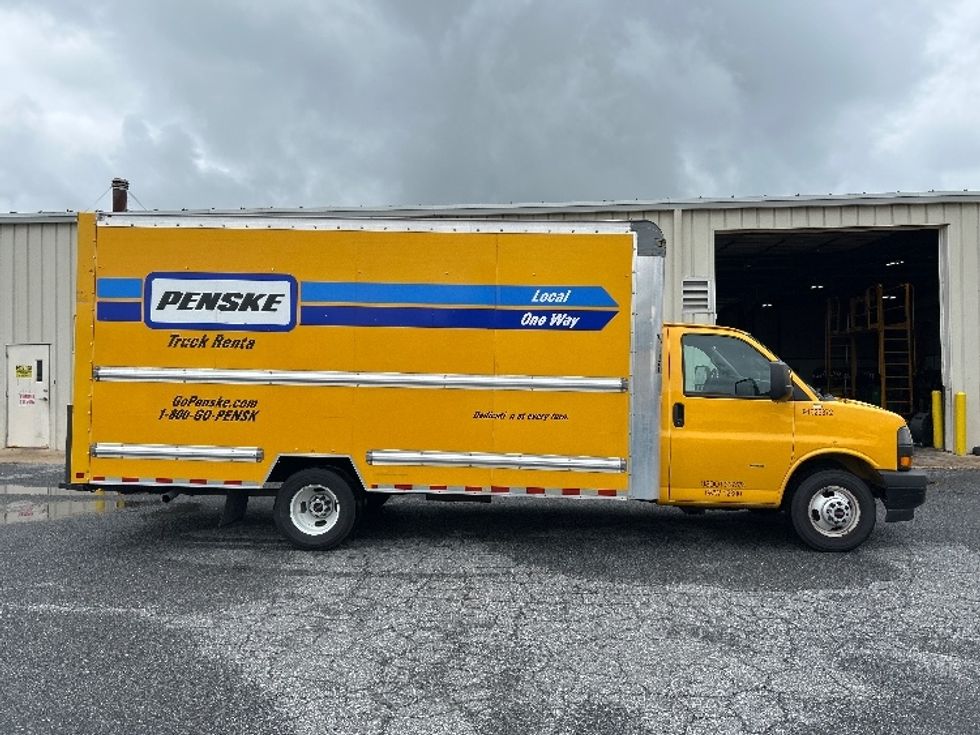 Light Duty Box Truck-Light and Medium Duty Trucks-GMC-2022-Savana G33903-Milford-DE-99,542\n\t\tmiles-$ 25,500 - Image 15