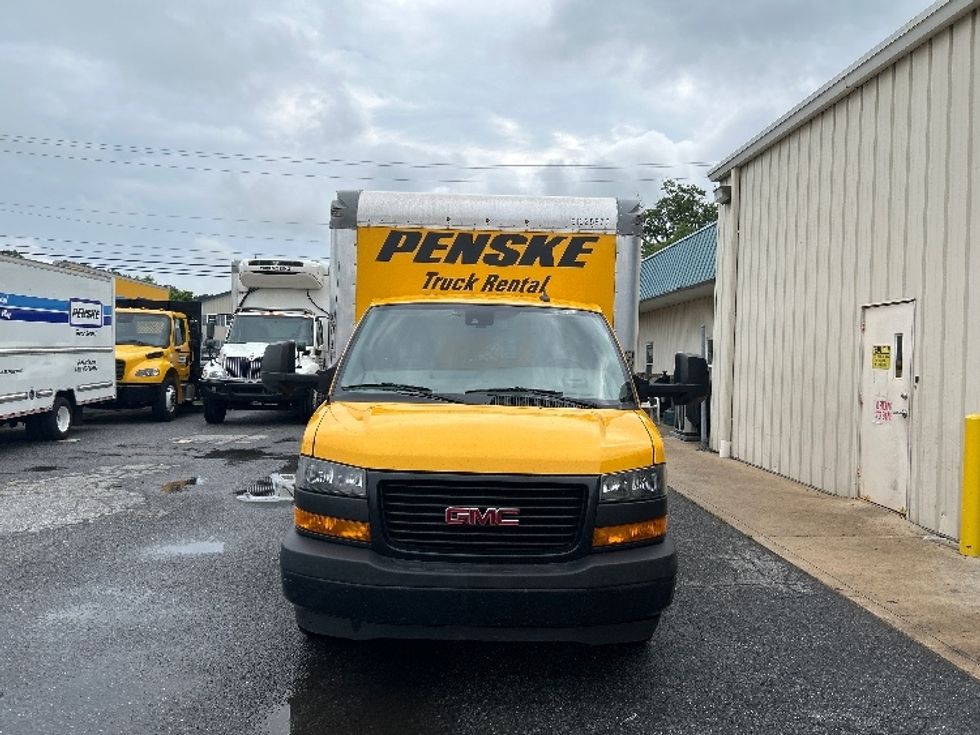 Light Duty Box Truck-Light and Medium Duty Trucks-GMC-2022-Savana G33903-Milford-DE-99,542\n\t\tmiles-$ 25,500 - Image 2