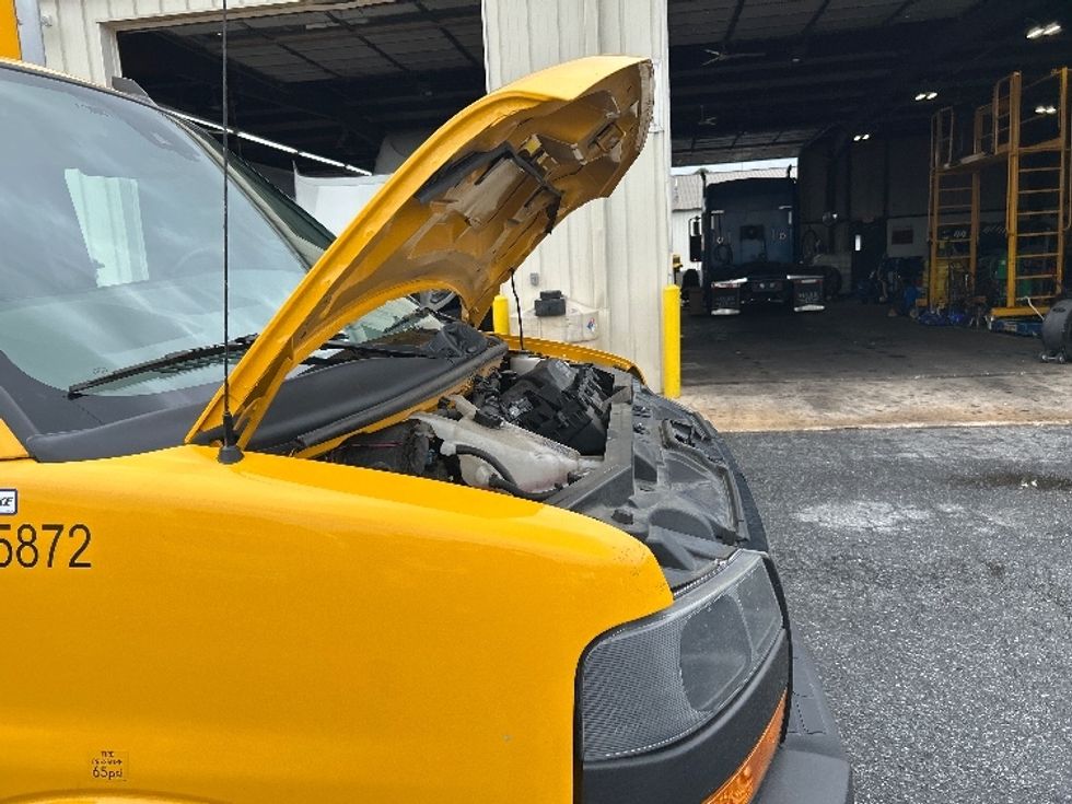 Light Duty Box Truck-Light and Medium Duty Trucks-GMC-2022-Savana G33903-Milford-DE-99,542\n\t\tmiles-$ 25,500 - Image 23