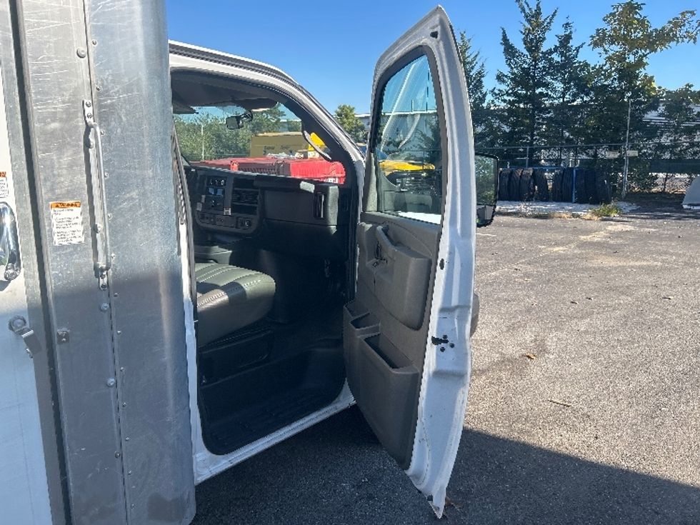 Light Duty Box Truck-Light and Medium Duty Trucks-GMC-2022-Savana G33903-Millville-NJ-30,832\n\t\tmiles-$ 40,250 - Image 19