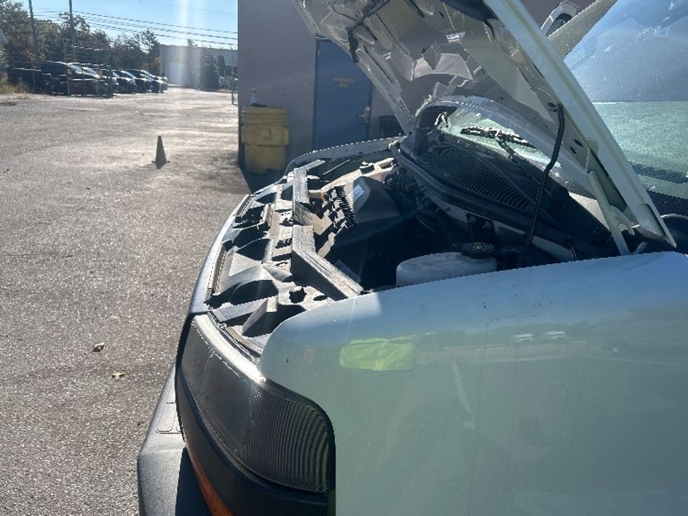 Light Duty Box Truck-Light and Medium Duty Trucks-GMC-2022-Savana G33903-Millville-NJ-30,832\n\t\tmiles-$ 40,250 - Image 23