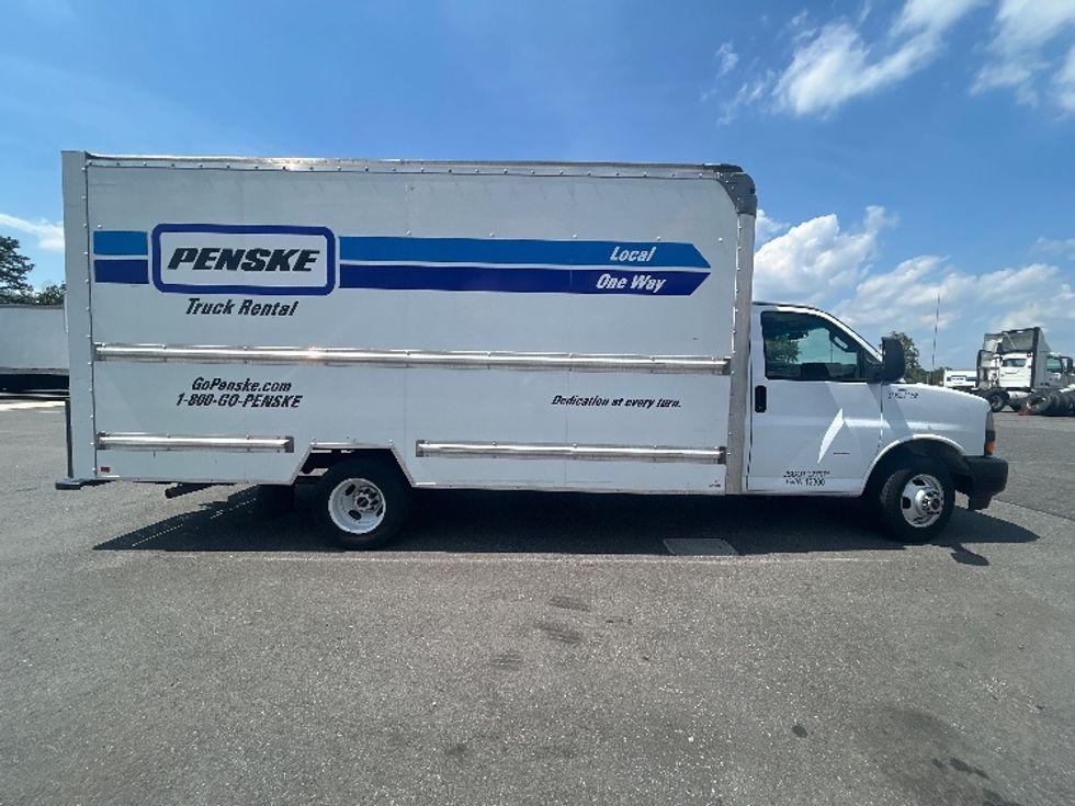 Light Duty Box Truck-Light and Medium Duty Trucks-GMC-2022-Savana G33903-Millville-NJ-66,644\n\t\tmiles-$ 34,500 - Image 15
