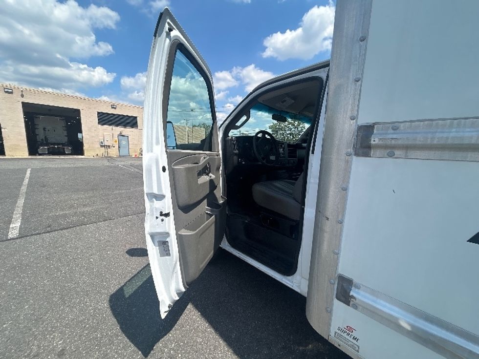 Light Duty Box Truck-Light and Medium Duty Trucks-GMC-2022-Savana G33903-Millville-NJ-66,644\n\t\tmiles-$ 34,500 - Image 16