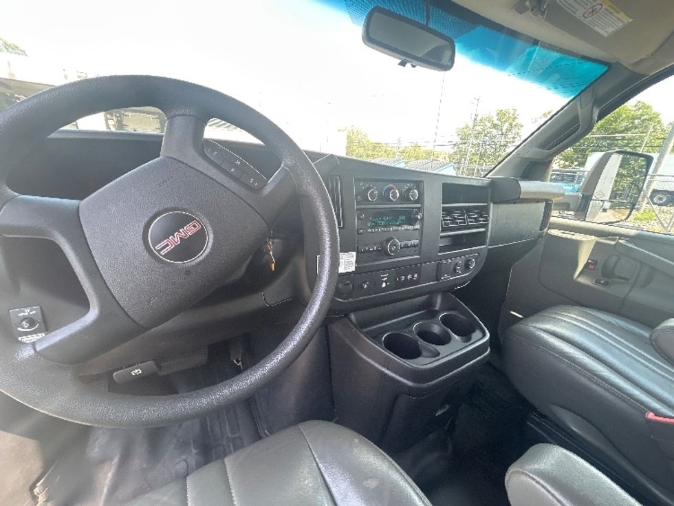 Light Duty Box Truck-Light and Medium Duty Trucks-GMC-2022-Savana G33903-Millville-NJ-66,644\n\t\tmiles-$ 34,500 - Image 18