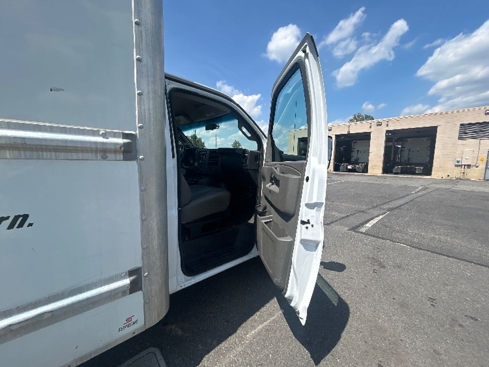 Light Duty Box Truck-Light and Medium Duty Trucks-GMC-2022-Savana G33903-Millville-NJ-66,644\n\t\tmiles-$ 34,500 - Image 20