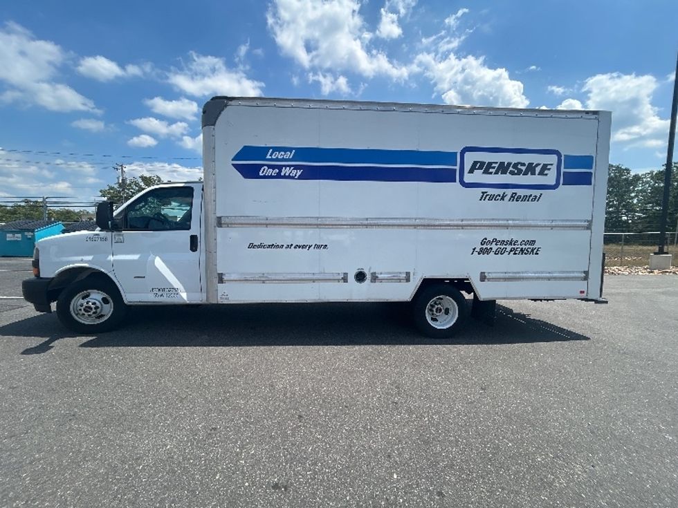 Light Duty Box Truck-Light and Medium Duty Trucks-GMC-2022-Savana G33903-Millville-NJ-66,644\n\t\tmiles-$ 34,500 - Image 4