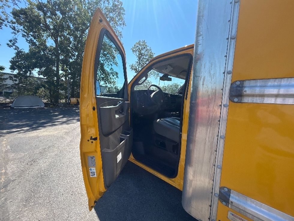 Light Duty Box Truck-Light and Medium Duty Trucks-GMC-2022-Savana G33903-Millville-NJ-74,465\n\t\tmiles-$ 31,750 - Image 16