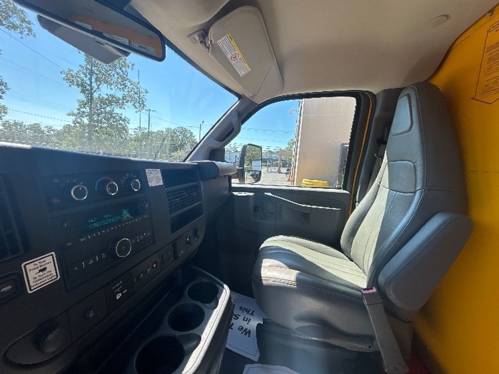 Light Duty Box Truck-Light and Medium Duty Trucks-GMC-2022-Savana G33903-Millville-NJ-74,465\n\t\tmiles-$ 31,750 - Image 19