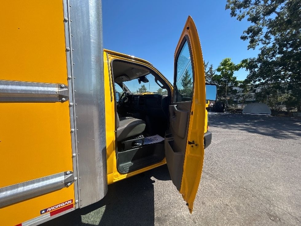 Light Duty Box Truck-Light and Medium Duty Trucks-GMC-2022-Savana G33903-Millville-NJ-74,465\n\t\tmiles-$ 31,750 - Image 20