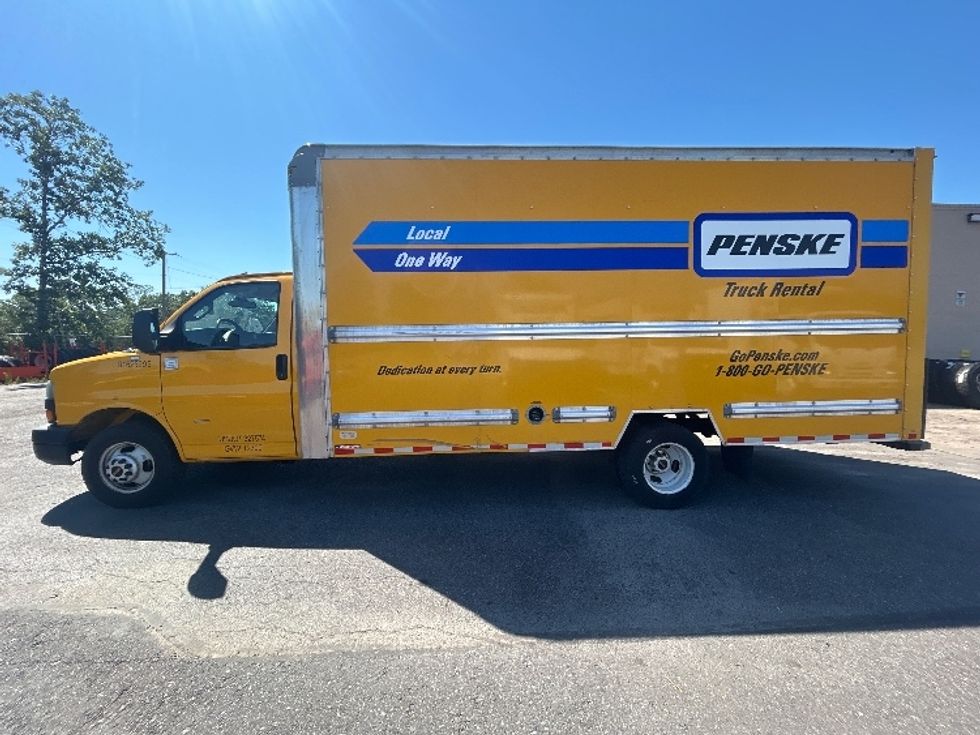 Light Duty Box Truck-Light and Medium Duty Trucks-GMC-2022-Savana G33903-Millville-NJ-74,465\n\t\tmiles-$ 31,750 - Image 4