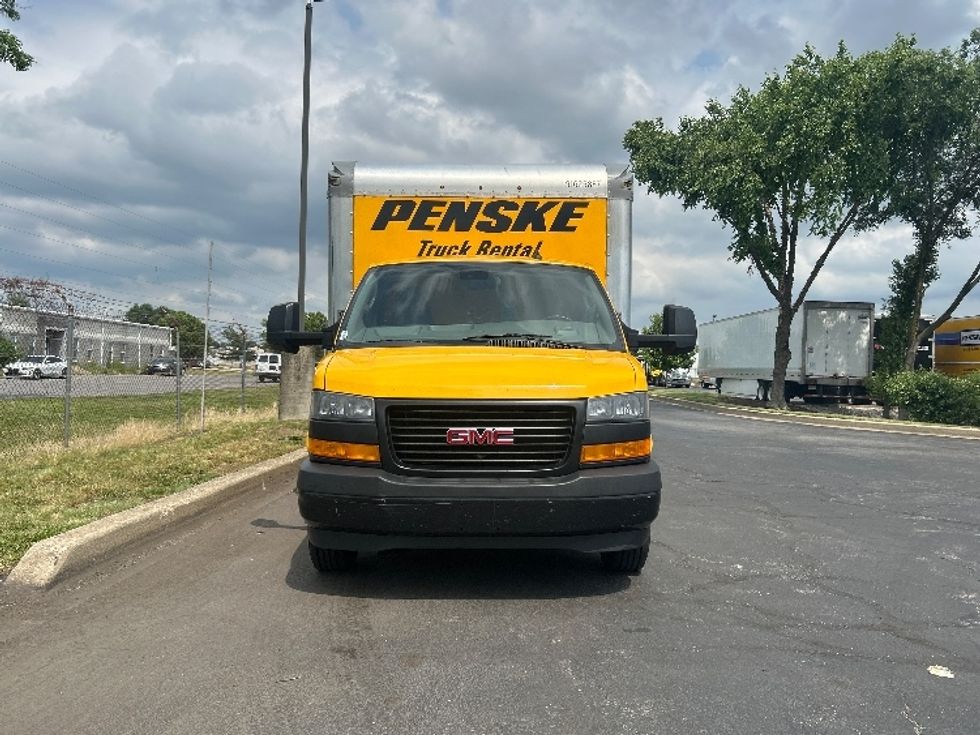 Light Duty Box Truck-Light and Medium Duty Trucks-GMC-2022-Savana G33903-Millville-NJ-98,866\n\t\tmiles-$ 27,750 - Image 2