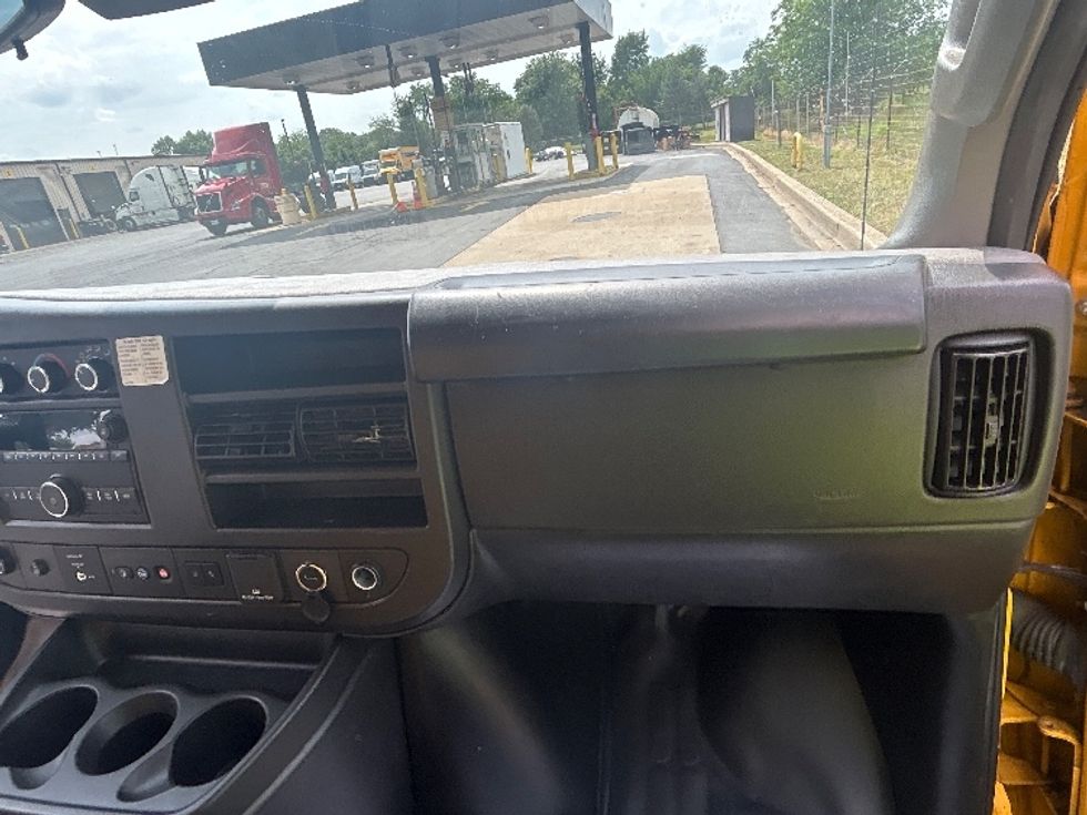 Light Duty Box Truck-Light and Medium Duty Trucks-GMC-2022-Savana G33903-Millville-NJ-98,866\n\t\tmiles-$ 27,750 - Image 21