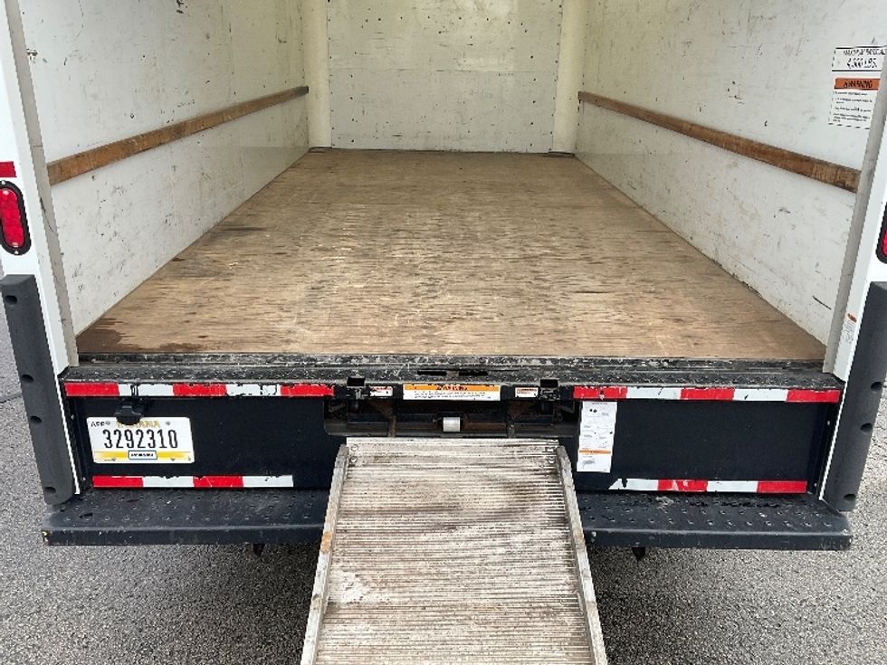 Light Duty Box Truck-Light and Medium Duty Trucks-GMC-2022-Savana G33903-Milwaukee-WI-109,557\n\t\tmiles-$ 28,000 - Image 10