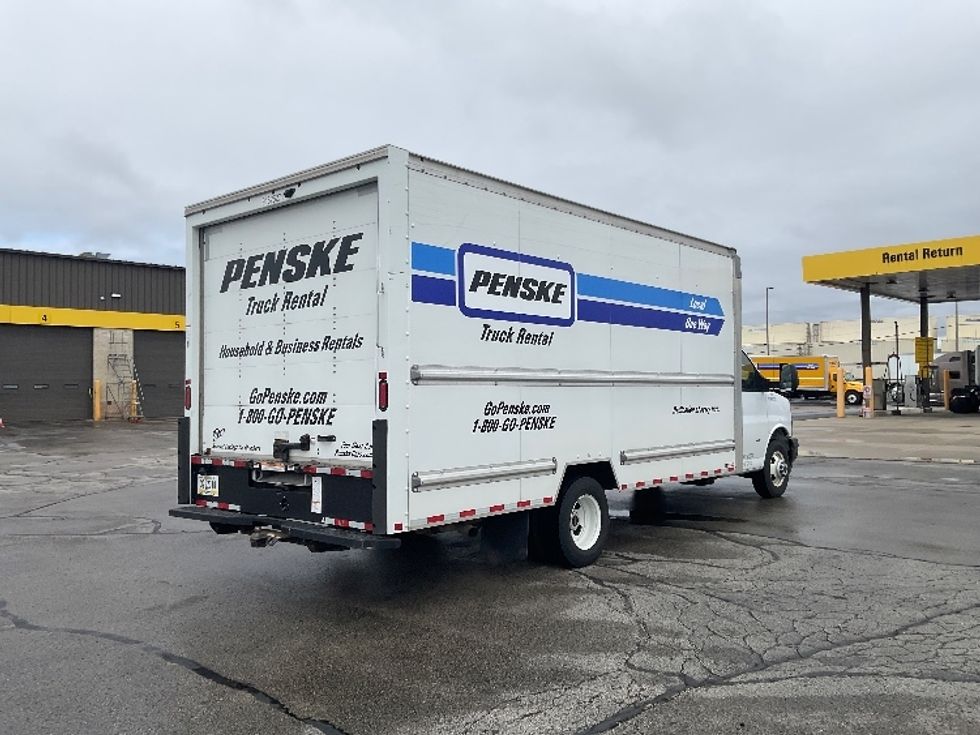 Light Duty Box Truck-Light and Medium Duty Trucks-GMC-2022-Savana G33903-Milwaukee-WI-109,557\n\t\tmiles-$ 28,000 - Image 13