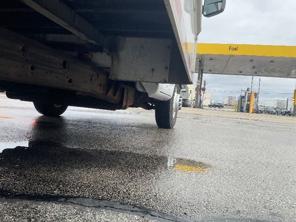 Light Duty Box Truck-Light and Medium Duty Trucks-GMC-2022-Savana G33903-Milwaukee-WI-109,557\n\t\tmiles-$ 28,000 - Image 14