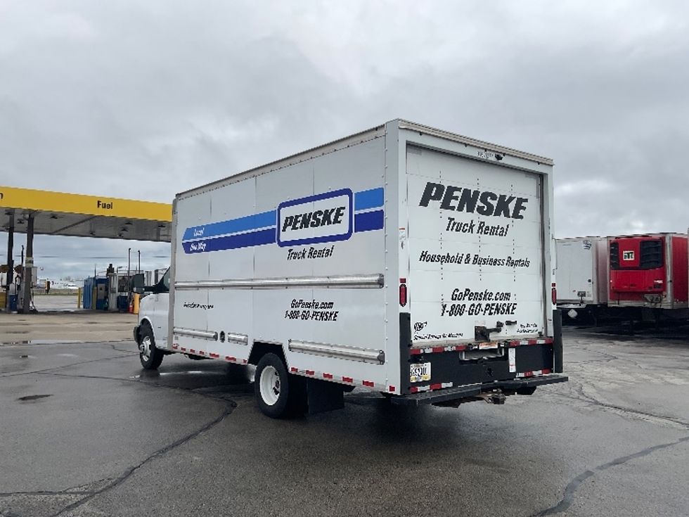 Light Duty Box Truck-Light and Medium Duty Trucks-GMC-2022-Savana G33903-Milwaukee-WI-109,557\n\t\tmiles-$ 28,000 - Image 6