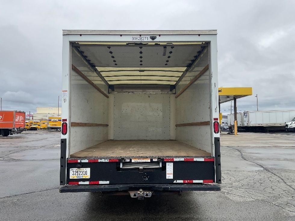 Light Duty Box Truck-Light and Medium Duty Trucks-GMC-2022-Savana G33903-Milwaukee-WI-109,557\n\t\tmiles-$ 28,000 - Image 8