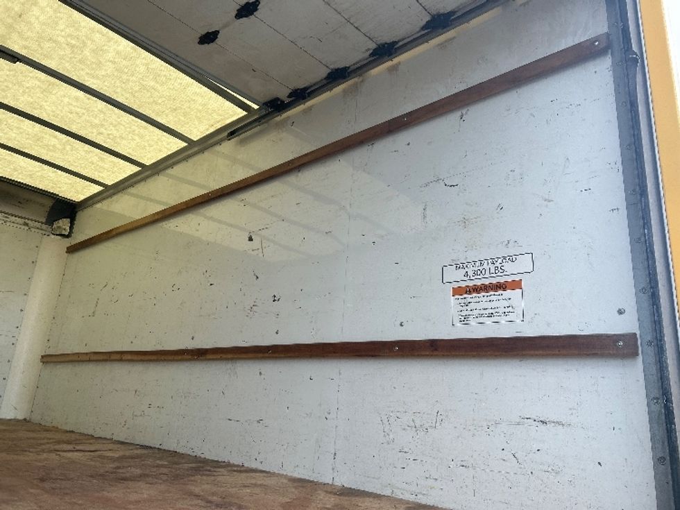 Light Duty Box Truck-Light and Medium Duty Trucks-GMC-2022-Savana G33903-Milwaukee-WI-109,612\n\t\tmiles-$ 24,500 - Image 11