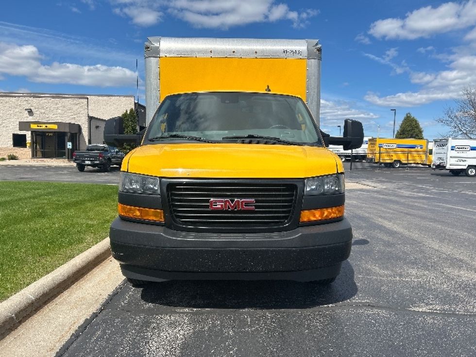 Light Duty Box Truck-Light and Medium Duty Trucks-GMC-2022-Savana G33903-Milwaukee-WI-109,612\n\t\tmiles-$ 24,500 - Image 2
