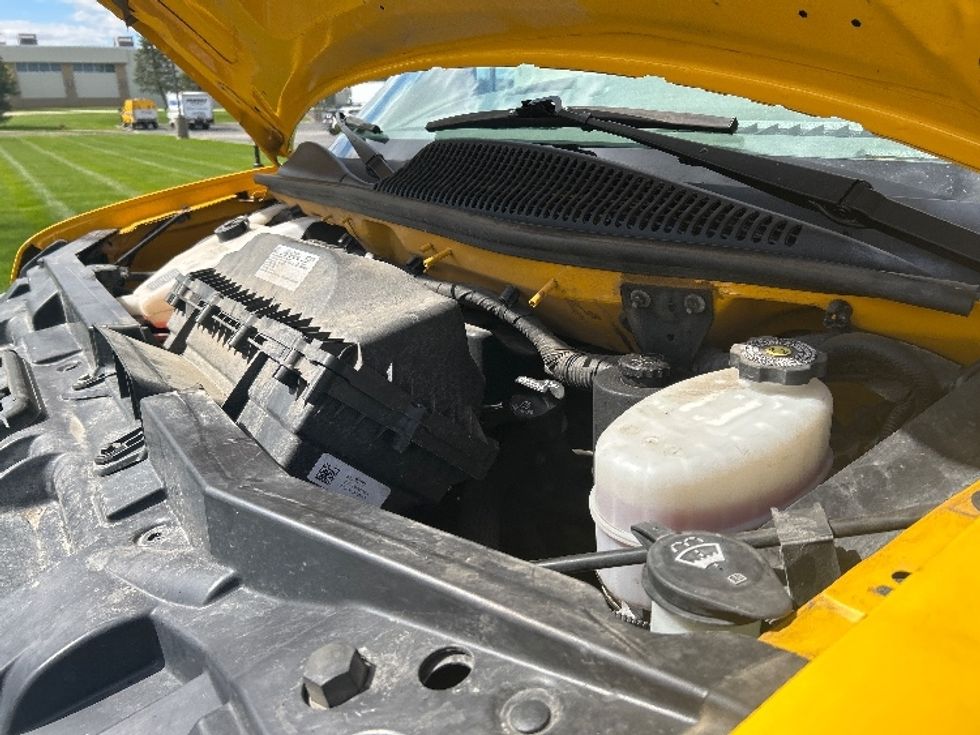 Light Duty Box Truck-Light and Medium Duty Trucks-GMC-2022-Savana G33903-Milwaukee-WI-109,612\n\t\tmiles-$ 24,500 - Image 23