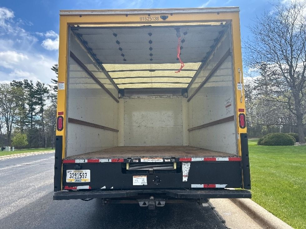 Light Duty Box Truck-Light and Medium Duty Trucks-GMC-2022-Savana G33903-Milwaukee-WI-109,612\n\t\tmiles-$ 24,500 - Image 8