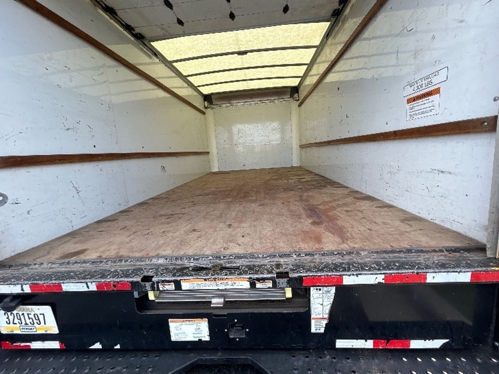Light Duty Box Truck-Light and Medium Duty Trucks-GMC-2022-Savana G33903-Milwaukee-WI-109,612\n\t\tmiles-$ 24,500 - Image 9