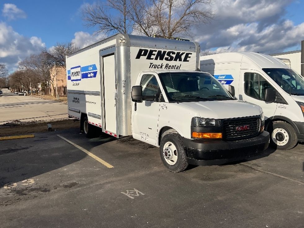 Light Duty Box Truck-Light and Medium Duty Trucks-GMC-2022-Savana G33903-Milwaukee-WI-28,299\n\t\tmiles-$ 46,500 - Image 1