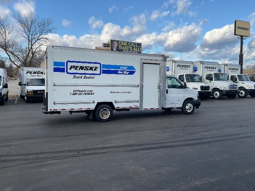 Light Duty Box Truck-Light and Medium Duty Trucks-GMC-2022-Savana G33903-Milwaukee-WI-28,299\n\t\tmiles-$ 46,500 - Image 13