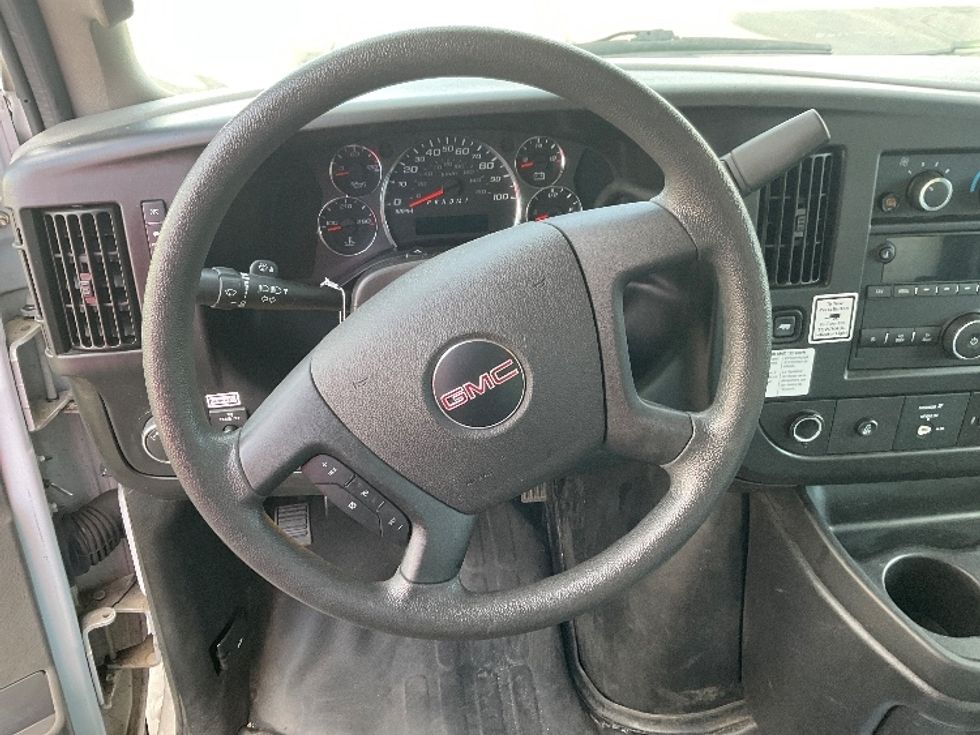 Light Duty Box Truck-Light and Medium Duty Trucks-GMC-2022-Savana G33903-Milwaukee-WI-28,299\n\t\tmiles-$ 46,500 - Image 15