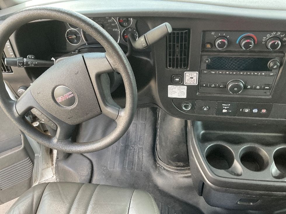 Light Duty Box Truck-Light and Medium Duty Trucks-GMC-2022-Savana G33903-Milwaukee-WI-28,299\n\t\tmiles-$ 46,500 - Image 16