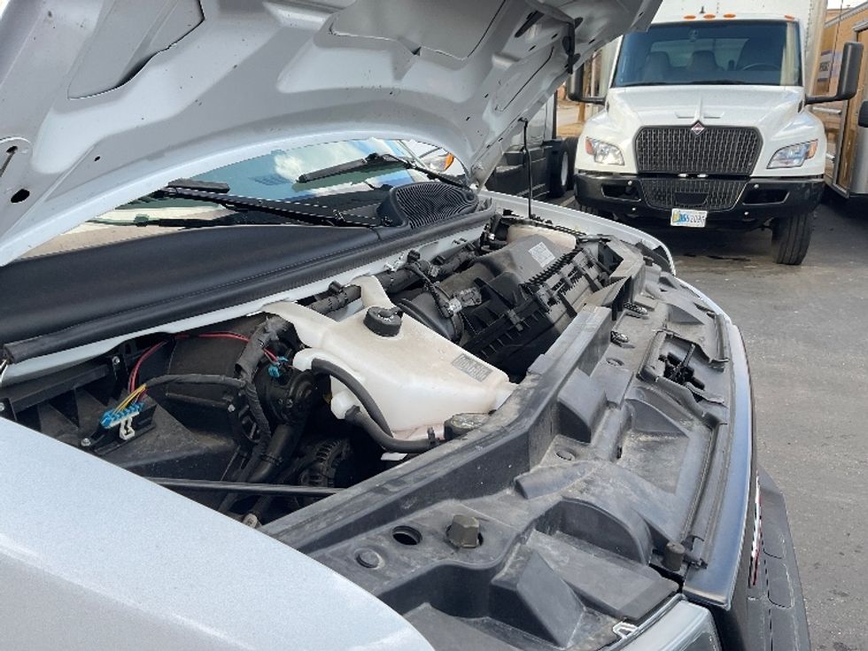 Light Duty Box Truck-Light and Medium Duty Trucks-GMC-2022-Savana G33903-Milwaukee-WI-28,299\n\t\tmiles-$ 46,500 - Image 21